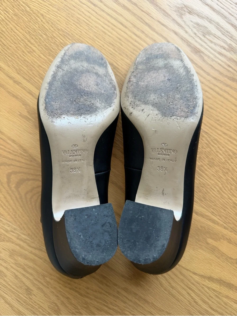 Valentino Black Ankle-Strap Round-Toe Mid Heel Pumps 38.5
